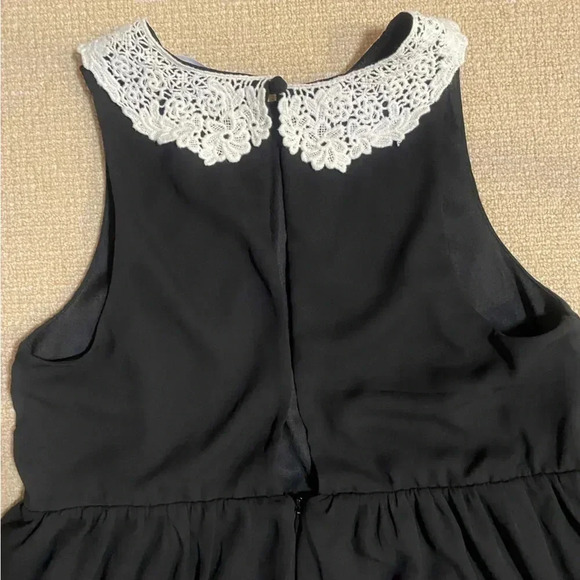 Urban Outfitters Jumpsuit Shorts Black with Lace Collar Women’s Small - Picture 3 of 9
